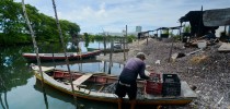 Pesca artesanal e coleta dos moluscos sustentam os cerca de dois mil moradores da comunidade da Ilha de Deus - Foto: Arthur de Sou