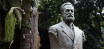 Busto de Luiz Gama no Largo do Arouche, São Paulo