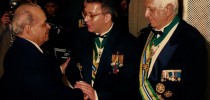 o autor, em solenidade de outorga (todo mundo tem o seu mérito)