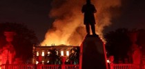 Museu Nacional queima integralmente no Rio de Janeiro (Reuters/R.Moraes)