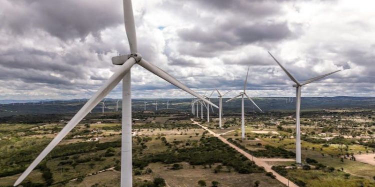 DEPRESSÃO, INSÔNIA, SURDEZ: O DRAMA DOS AGRICULTORES QUE VIVEM EMBAIXO DE PARQUE EÓLICO EM CIDADE DE LULA