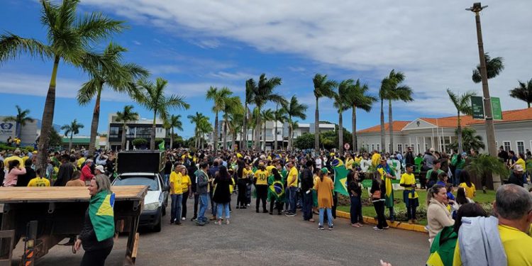 ELEIÇÃO E MANIFESTAÇÕES