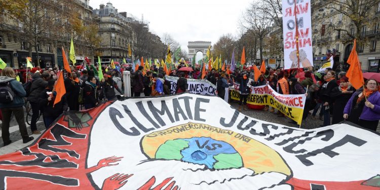 INJUSTIÇA CLIMÁTICA TEM GÊNERO, COR E CEP