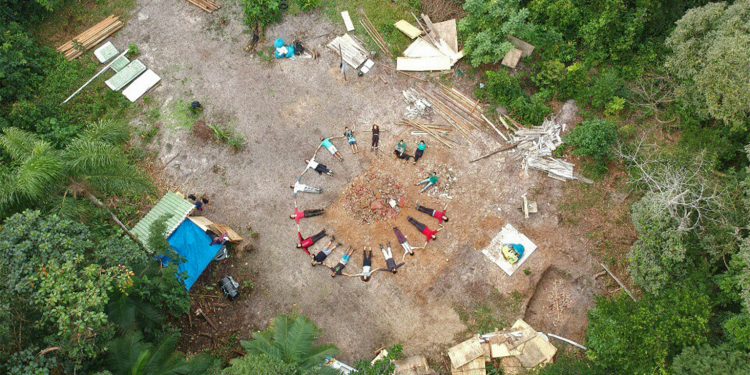 NO LITORAL SUL PAULISTA, COMUNIDADE CAIÇARA LUTA PARA PERMANECER EM SUAS TERRAS TRADICIONAIS
