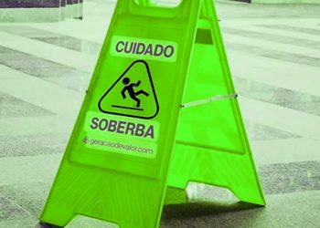 A PIRÂMIDE DA ARROGÂNCIA – TRAGÉDIA DO BRASIL