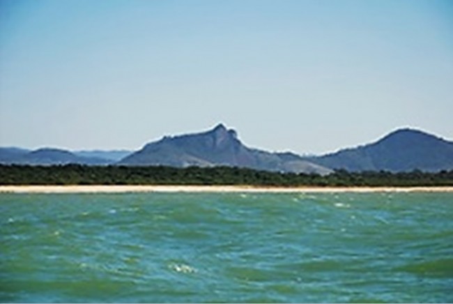 Onde agora há mar na praia de Setiba, no Espírito Santo, o solo já esteve exposto ( Leonardo Merçon/Instituto Ultimos Refugios)