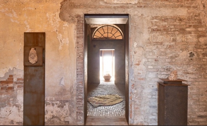 O museu traça a história do cocô como um recurso e detalha as maneiras em que a substância tem sido utilizada para projetos que vão desde a ecologia e reciclagem à construção (divulgação) 