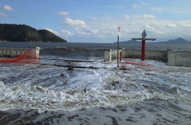 ...Santos (Crédito foto: Defesa Civil de Santos, agosto de 2016)...