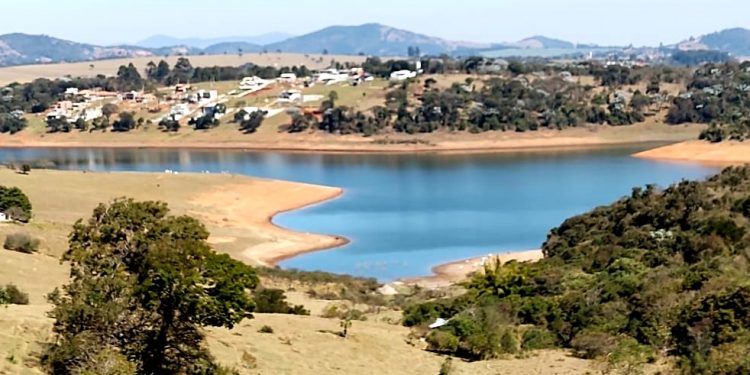 DESMATAMENTO NAS BACIAS HIDROGRÁFICAS DA MATA ATLÂNTICA PODE AGRAVAR CRISE HÍDRICA NO BRASIL