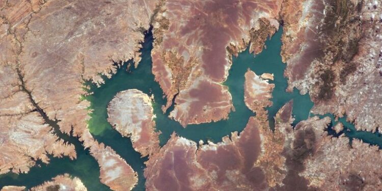 USO EXCESSIVO DE ÁGUA SUBTERRÂNEA AMEAÇA O FLUXO DOS RIOS NO BRASIL, APONTA ESTUDO