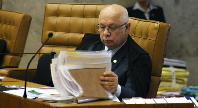Teori Zavascki - acervo de milhares de processos (foto: Gervásio Batista)