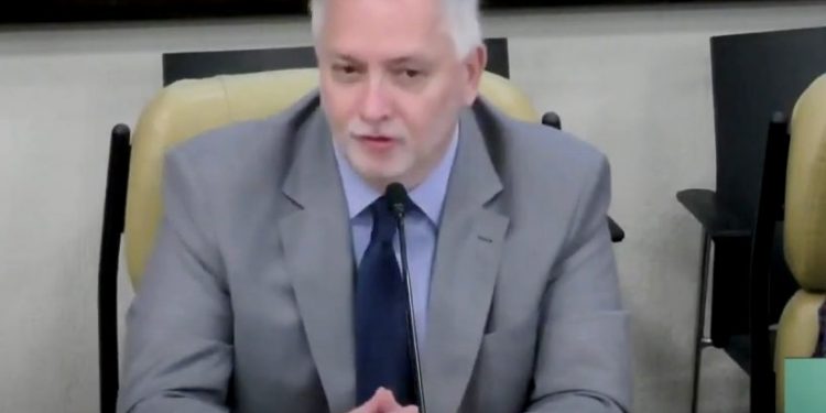 DISTORÇÃO DE FATOS E DIFAMAÇÃO, LEVAM SECRETÁRIO A DEMITIR-SE