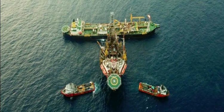 INSURGÊNCIA CONTRA OS COMBUSTÍVEIS FÓSSEIS E AS RECEITAS COMPENSATÓRIAS DA EXPLORAÇÃO DE PETRÓLEO E GÁS