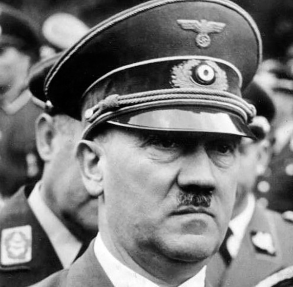 Adolf Hitler: Mito insepulto em Berlin - Cadáver sepultado no Paraguai