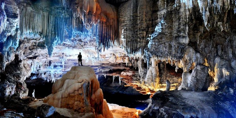 NO ANO INTERNACIONAL DAS CAVERNAS E DO CARSTE, AS CAVERNAS DO BRASIL ESTÃO EM ALTO RISCO