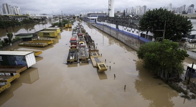 Foto mostra São Paulo após chuvas que atingiram a cidade em março de 2019 - Imagem Bruno Rocha / Estadão Conteúdo