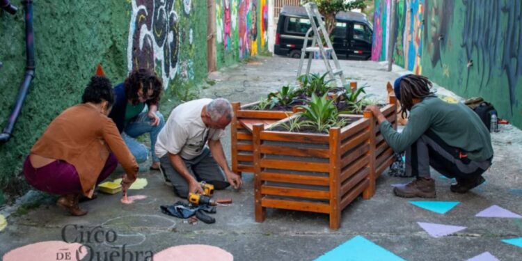 ARTISTAS REALIZAM INTERVENÇÕES QUE MISTURAM ARTE COM SUSTENTABILIDADE