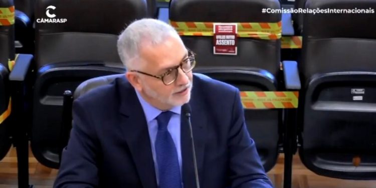 SECLIMA NA CÂMARA MUNICIPAL NA REUNIÃO DA COMISSÃO DE RELAÇÕES INTERNACIONAIS