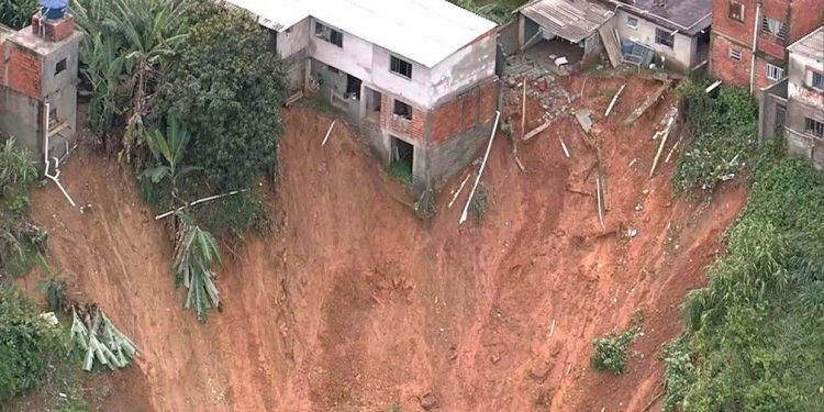 MORTES EM ÁREAS DE RISCO: FATALIDADES OU ASSASSINATOS?