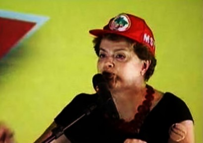 Dilma com boné do MST