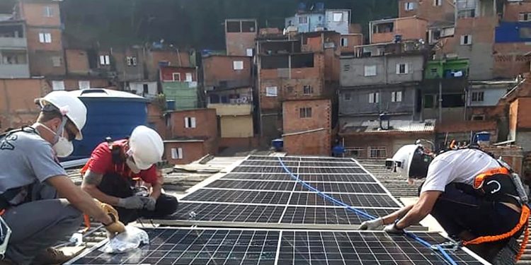 PERIFERIA SUSTENTÁVEL INAUGURA A 1ª MICRO GERADORA DE ENERGIA SOLAR DA QUEBRADA
