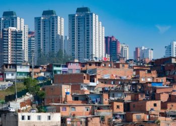 JUSTIÇA AMBIENTAL E GENTRIFICAÇÃO