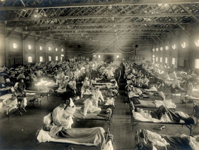 Hospital emergencial durante a pandemia no Campo Funston, Kansas, Estados Unidos. (Fonte: Museu Nacional de Saúde e Medicina/Reprodução)
