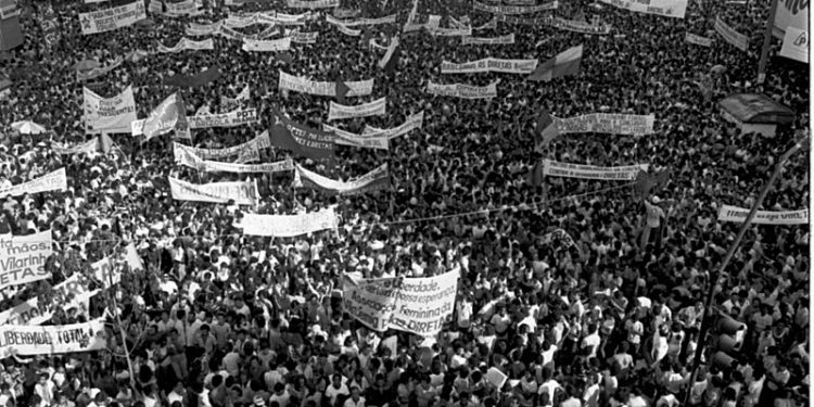 MOBILIZAÇÃO POPULAR ASSUSTA O SISTEMA