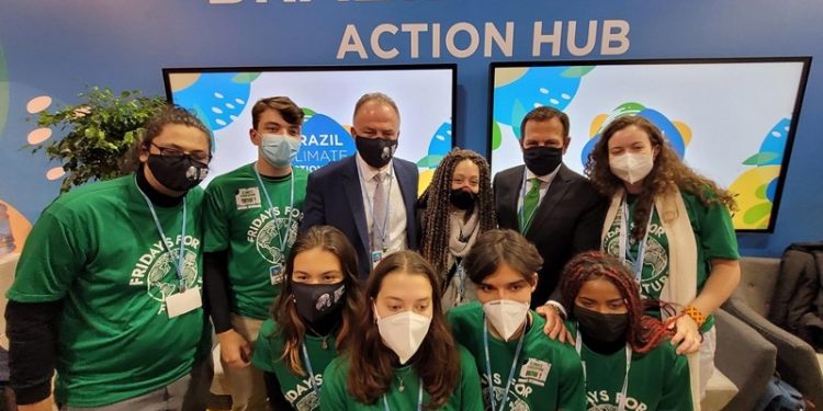 JOVENS E ESCOLAS PELO CLIMA