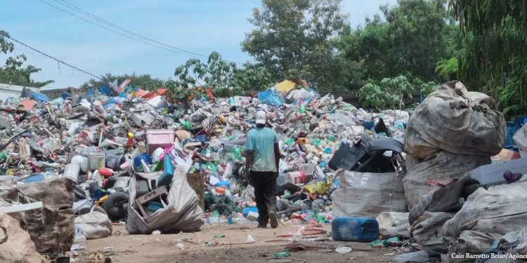 GRAMACHO: A CIDADE DO LIXO PARADA NO TEMPO A 30 QUILÔMETROS DA PRAIA DE COPACABANA