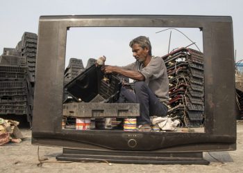 LIXO ELETRÔNICO: POR QUE O DESCARTE RESPONSÁVEL É ESSENCIAL