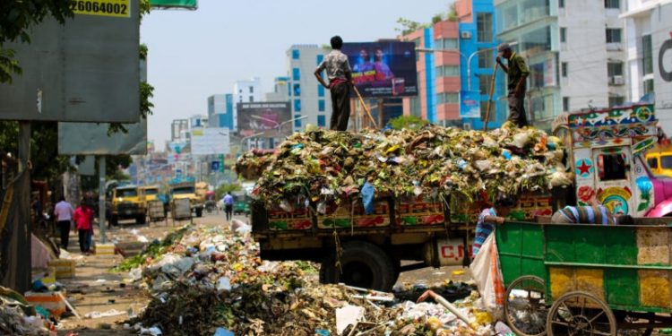DIÁLOGOS SOBRE OS ARRANJOS PRODUTIVOS REGIONAIS E A GESTÃO DE RESÍDUOS SÓLIDOS