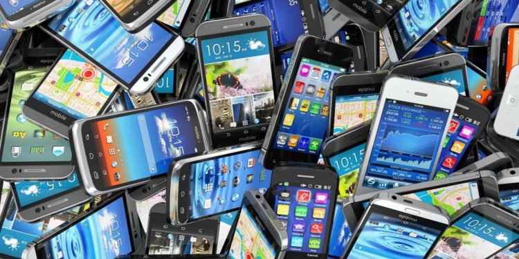 MINERE LIXO ELETRÔNICO, NÃO A TERRA, DIZEM CIENTISTAS