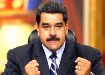 COM MADURO NA LATRINA DA HISTÓRIA, É PRECISO ACIONAR A DESCARGA