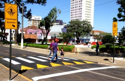 Novo faixa elevada para travessia de pedestres determinada pelo CONTRAN..