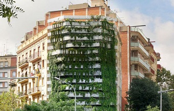 Edifício Vegitecture (foto) em Barcelona, Espanha. Projetos semelhantes poderão ser analisados mais rapidamente no Rio de Janeiro. Imagem: Reprodução/Internet