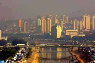 Emissão de gases poluentes nas cidades - imagem reproduzida da interbet