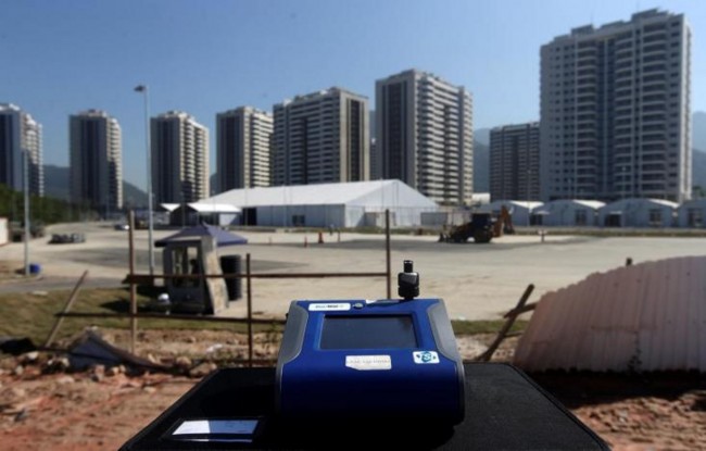 A machine tests for PM 2.5 levels in front of 2016 Rio Olympic Village in Rio de Janeiro, Brazil, June 17, 2016. Picture taken June 17, 2016. REUTERS/Ricardo Moraes