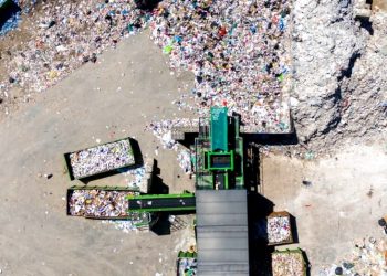 BRASIL RECICLA APENAS 4%, MAS IMPORTA LIXO PARA A INDÚSTRIA