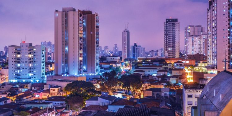 ONDA DE RECUPERAÇÃO DE PRÉDIOS ANTIGOS GANHA FORÇA NO CENTRO DE SP