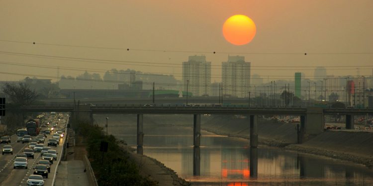 EM UM ANO, MANCHA DE POLUIÇÃO EM TRECHO MONITORADO DO TIETÊ AUMENTA MAIS DE 40%