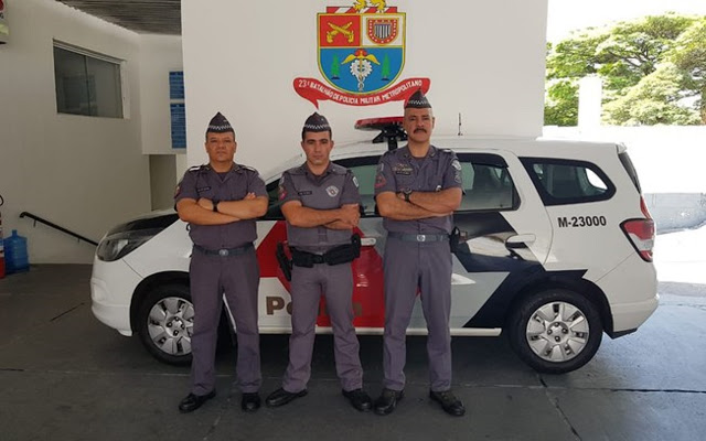 Ten Coronel Mário Alves, Major Guillon e 3º Sgt Aragão encarregado da ocorrência (da direita para esquerda) - foto PMSP