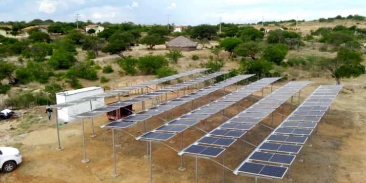 SISTEMA AGROFOTOVOLTAICO: MENOS IMPACTO NO SOLO, MAIS ÁGUA E PRODUÇÃO ALIMENTAR