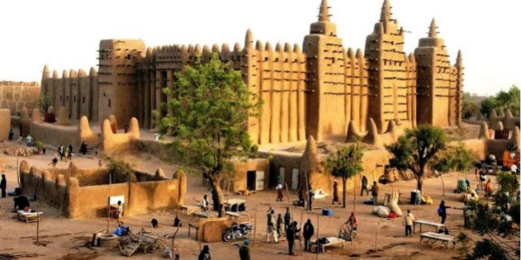 CRIME DE DESTRUIÇÃO DE PATRIMÔNIO CULTURAL DA HUMANIDADE E ECOCÍDIO