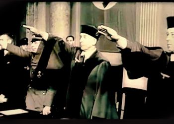 UM TRIBUNAL PRESTES A SE TORNAR RÉU POR CRIME INTERNACIONAL