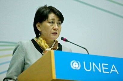 Ministra do Meio Ambiente e Desenvolvimento Verde da Mongólia, Oyun Sanjaasuren, presidindo a UNEA.